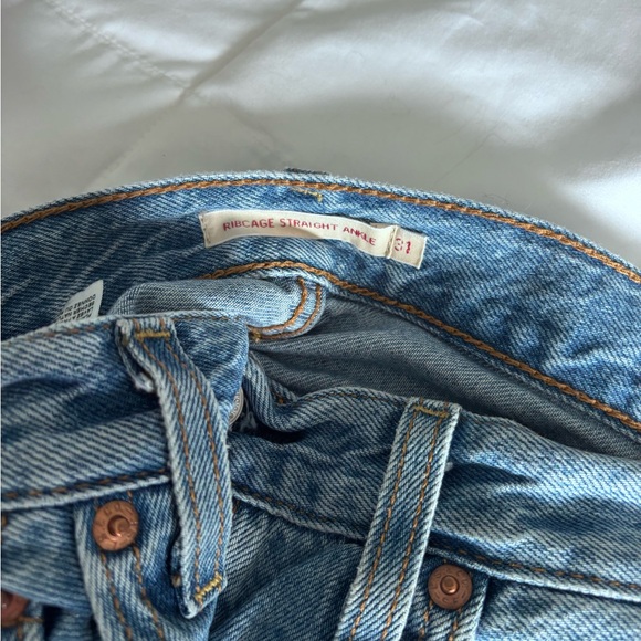 Levi, Ribcage Straight Ankle Jeans - Picture 3 of 3